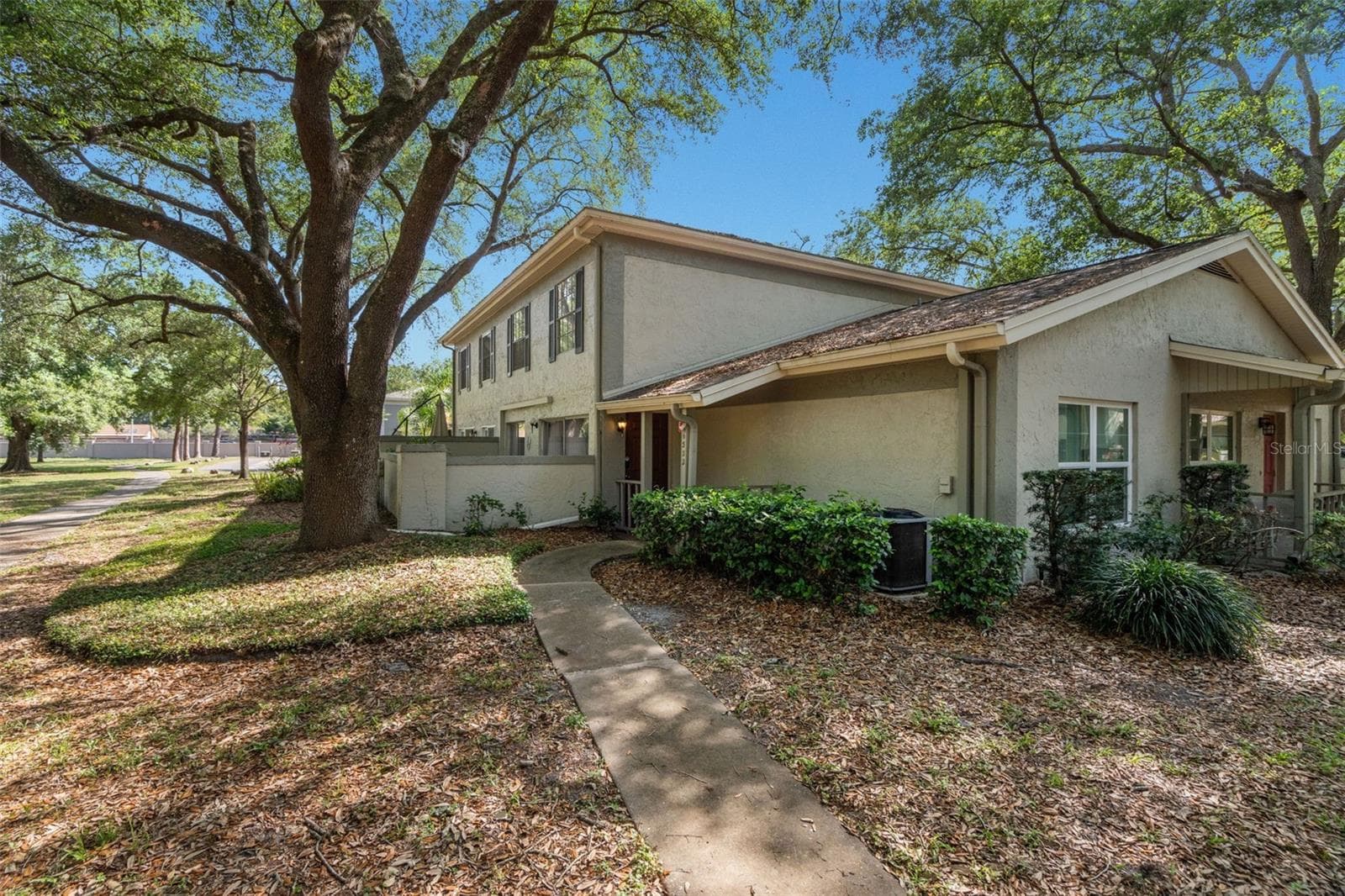 6322 Treetop Cir