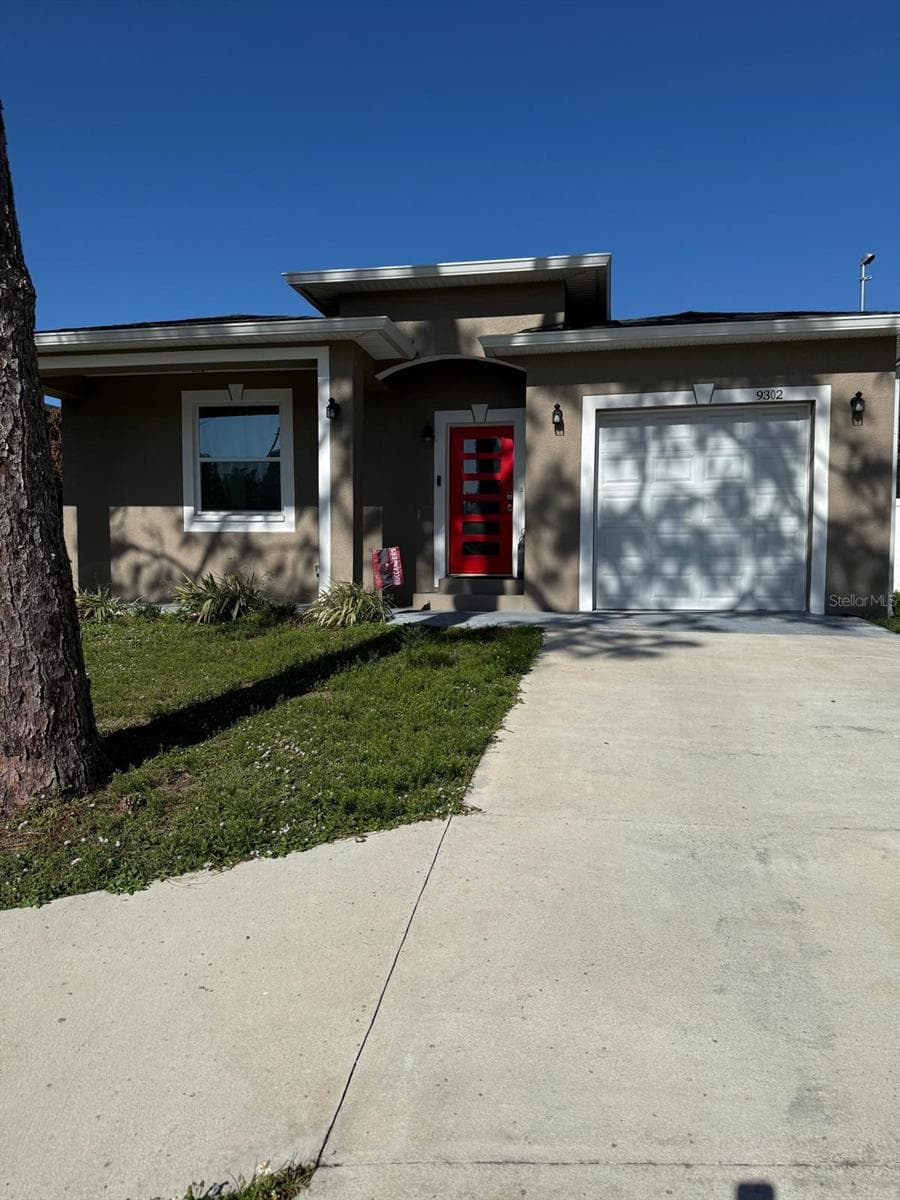 9302 N Margaret Ave photo 5