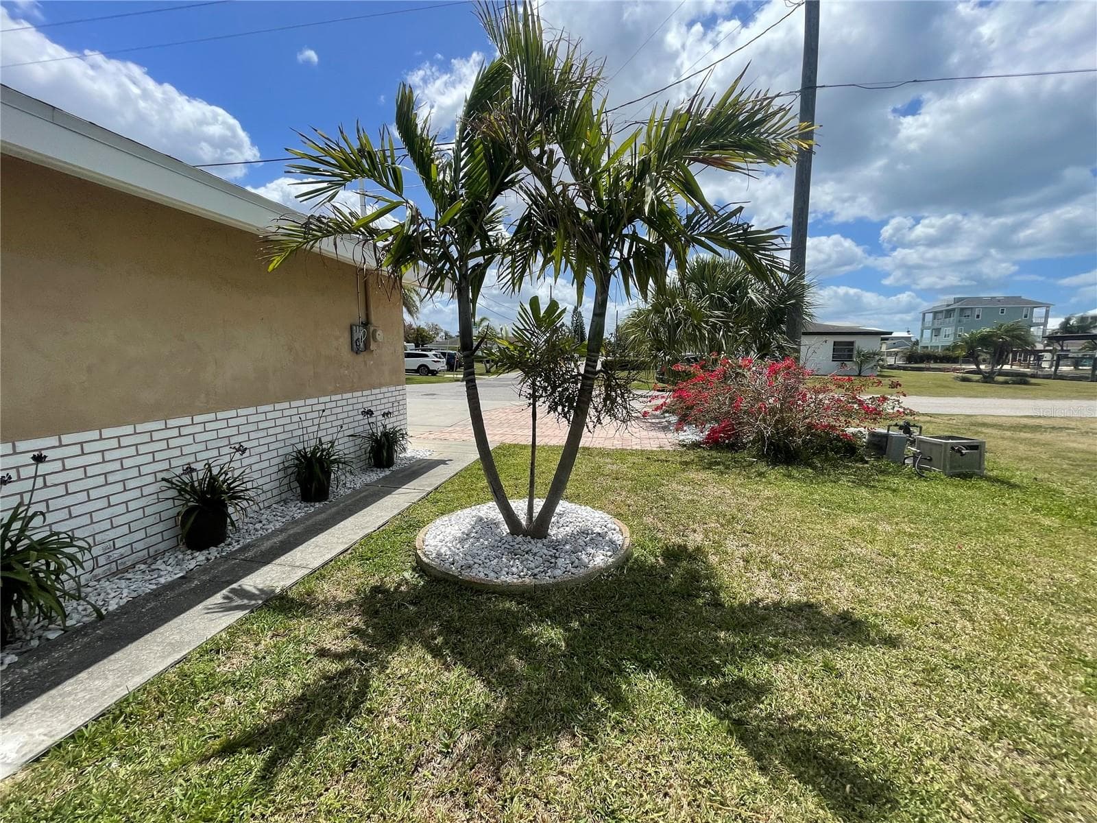 6403 Lonnie Lee Ln