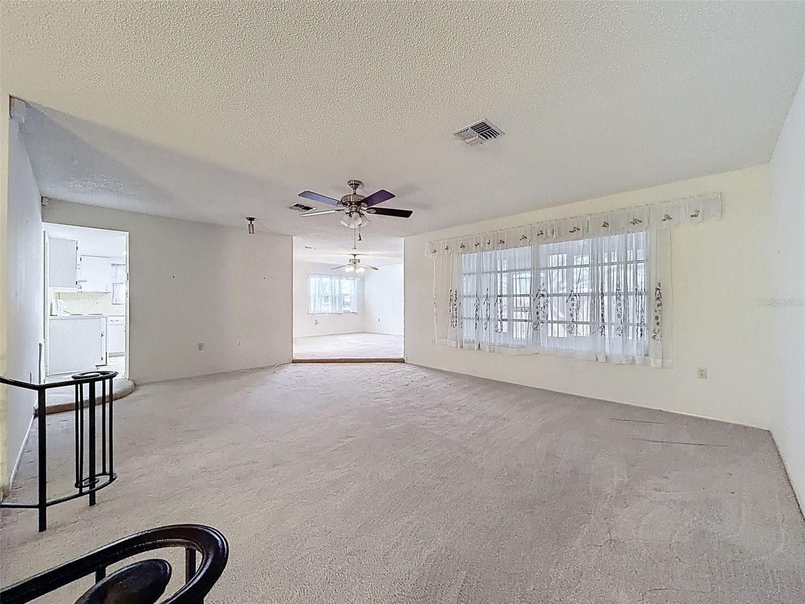 9811 Woodstock Ln