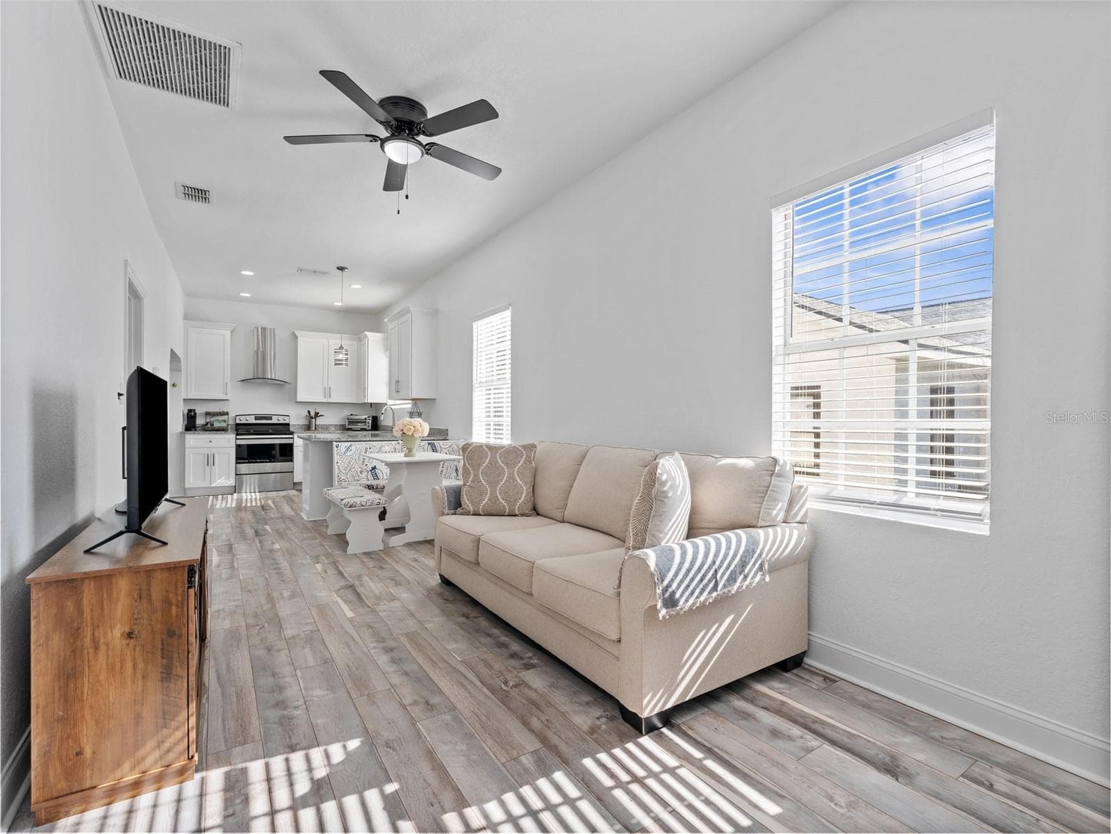 2903 W Ivy St photo 5