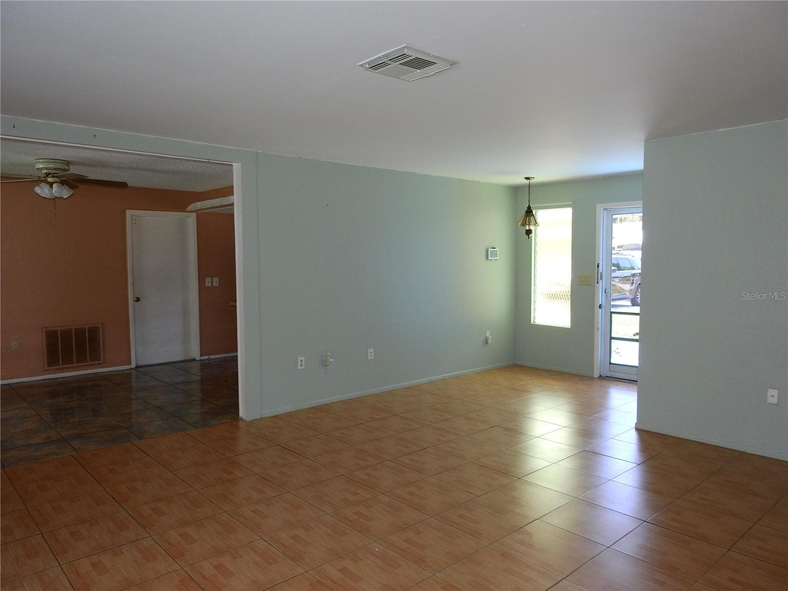 2128 Linwood Ave photo 4
