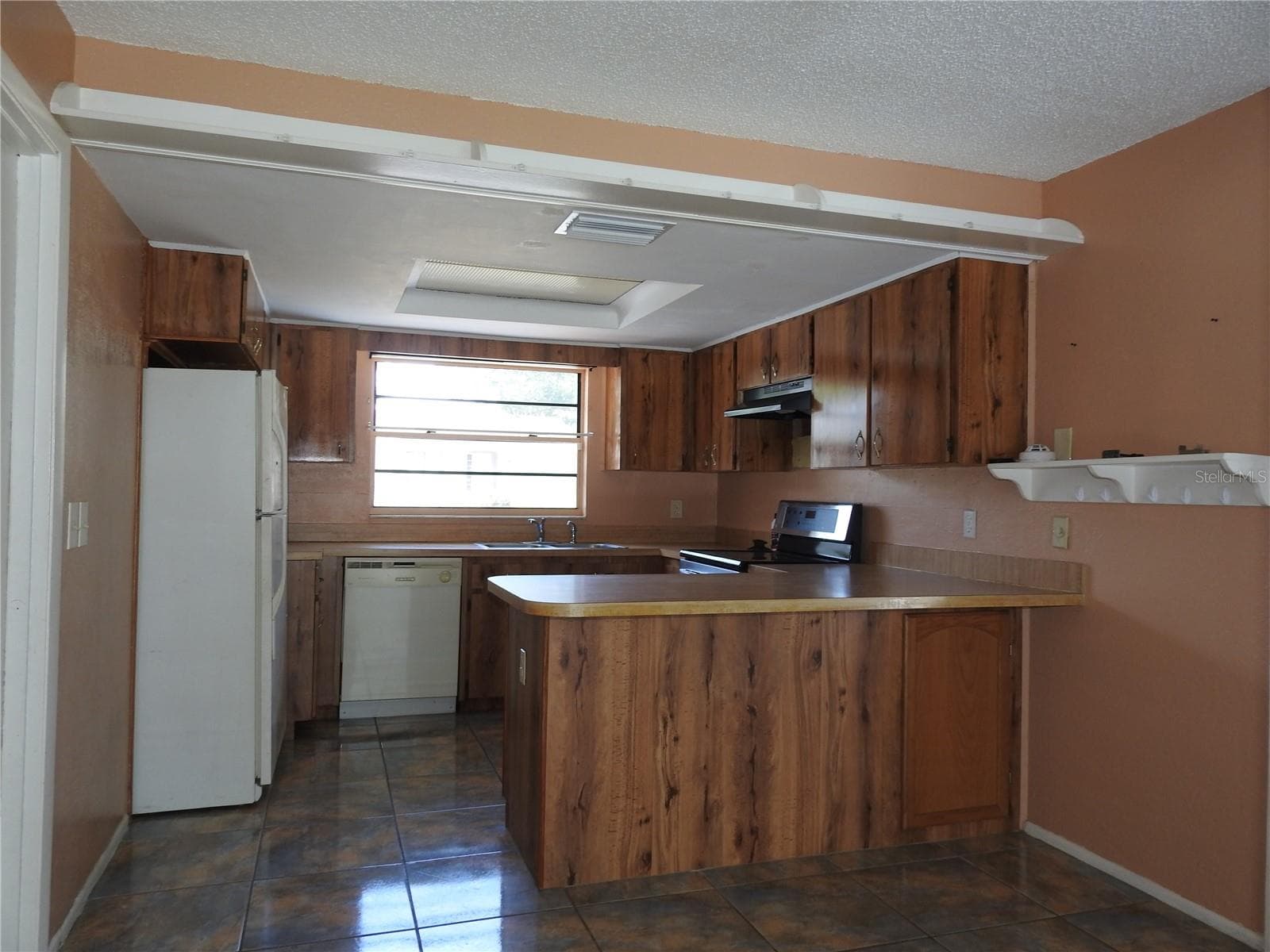 2128 Linwood Ave photo 5