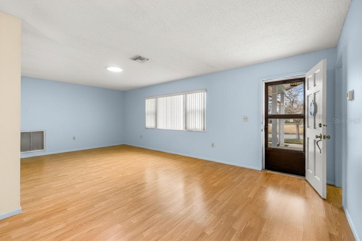 13004 Serpentine Dr photo 4