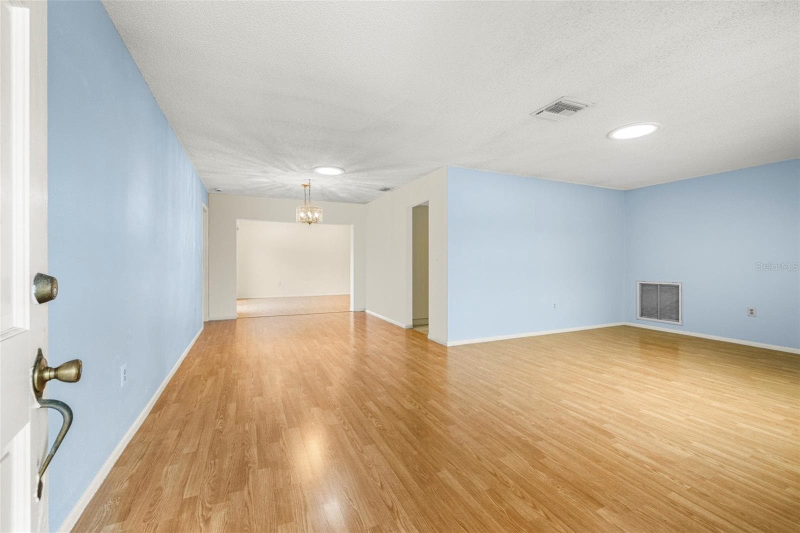 13004 Serpentine Dr photo 5