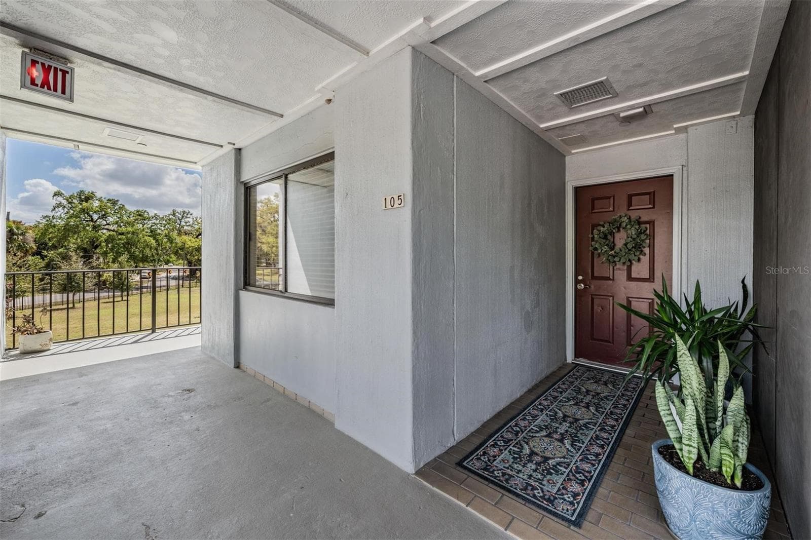 2780 N Riverside Dr #105 photo 5