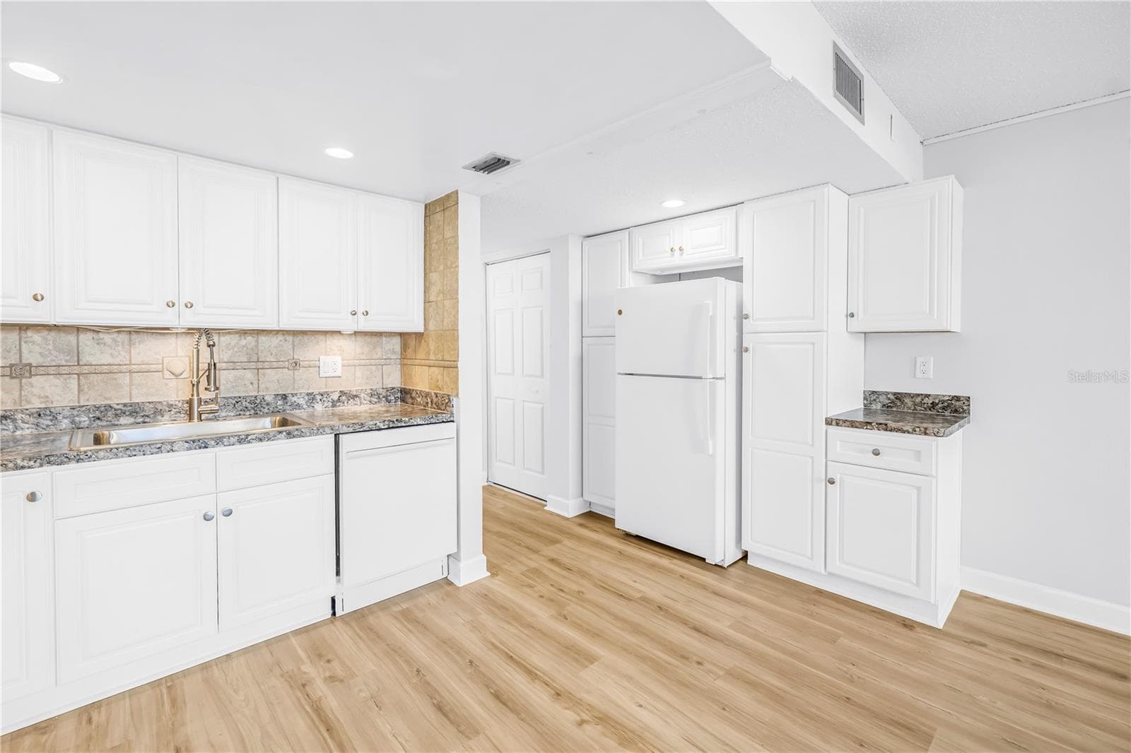 7625 Sun Island Dr S #106 photo 5