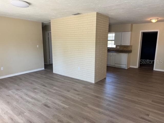 1415 Wood Ave photo 5