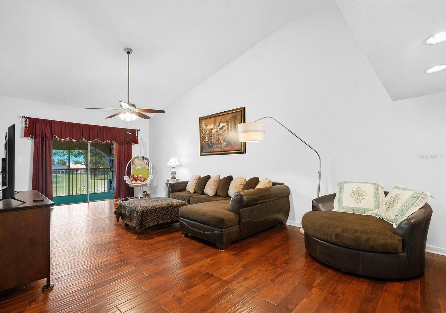3203 Landmark Dr #2204 photo 3