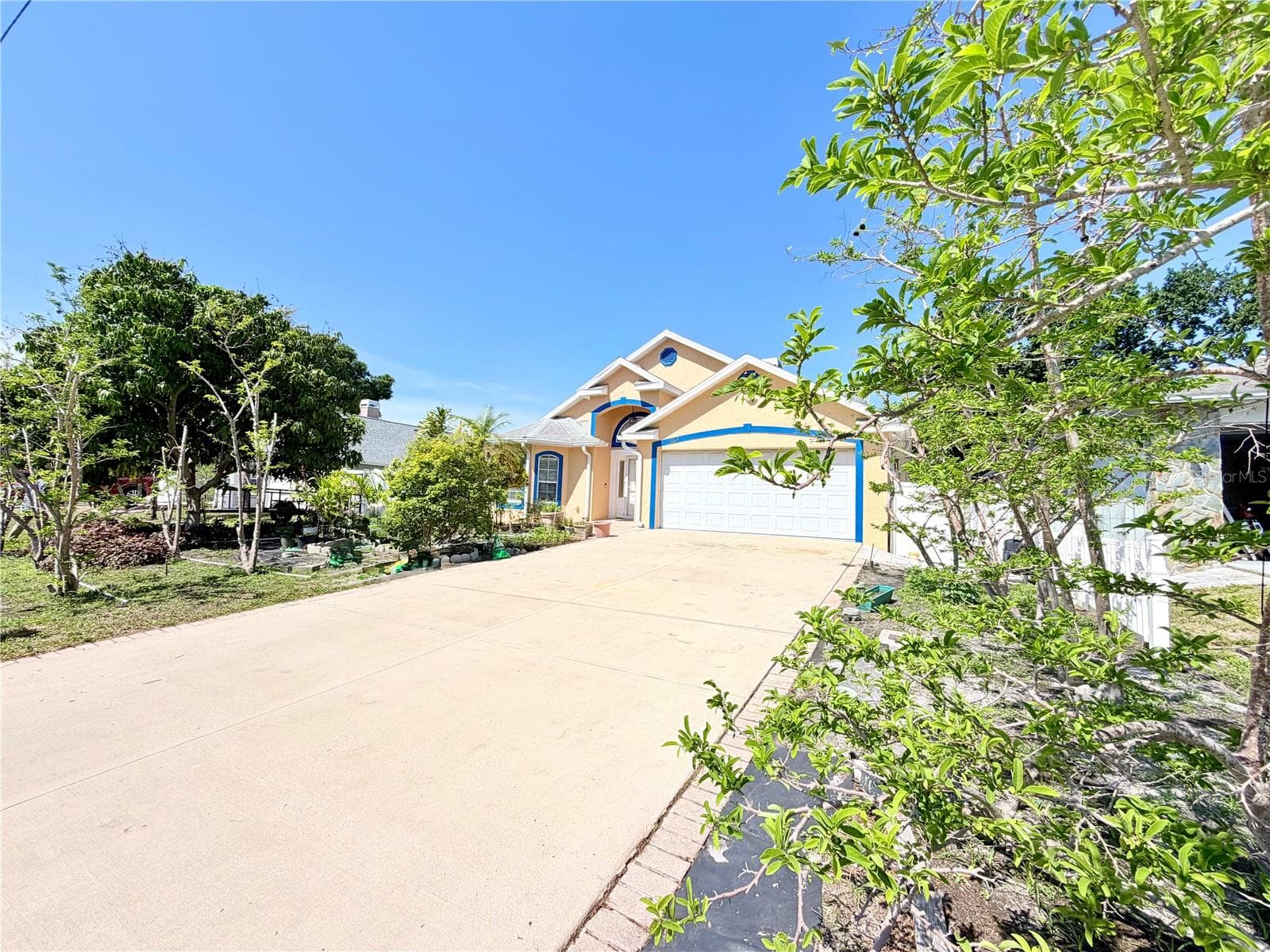 1150 Oakwood Dr