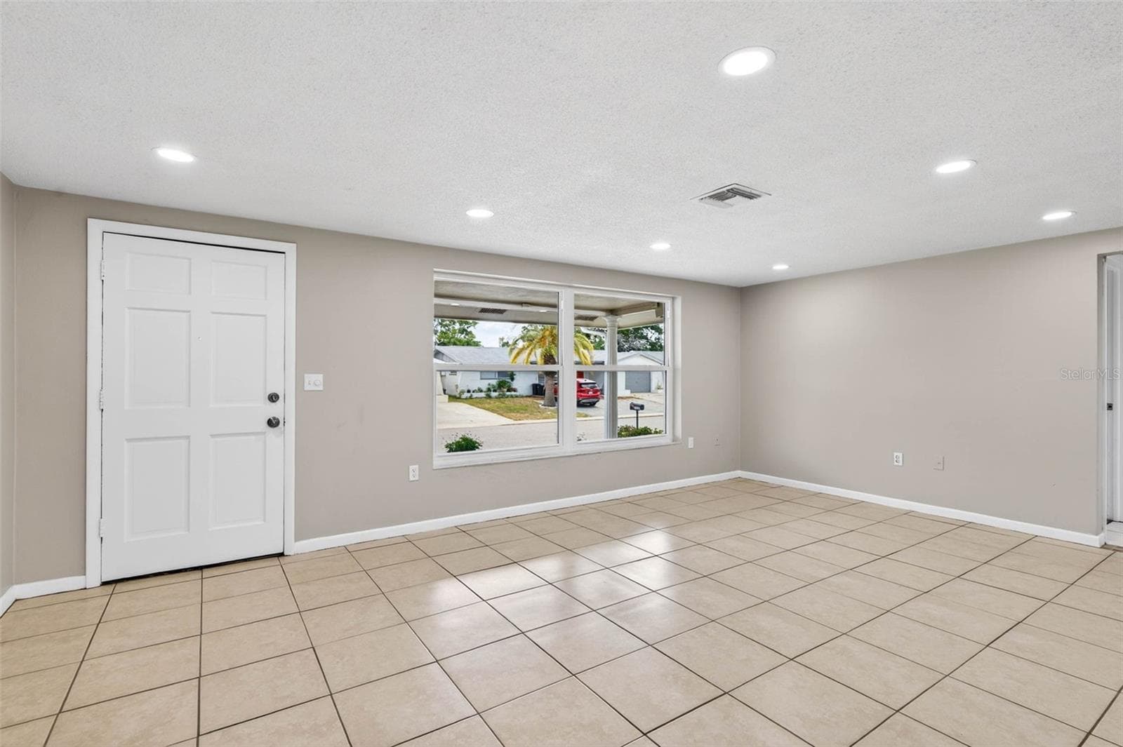 8915 Sterling Ln photo 5