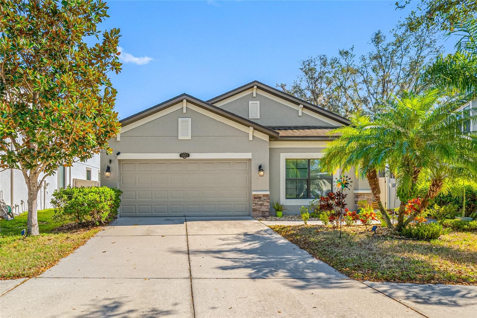 11652 Palmetto Pine St photo 5