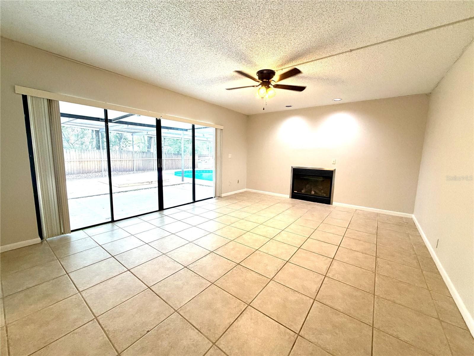 14904 Lake Forest Dr photo 3