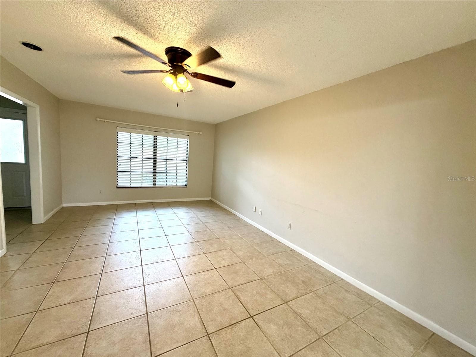 14904 Lake Forest Dr photo 5