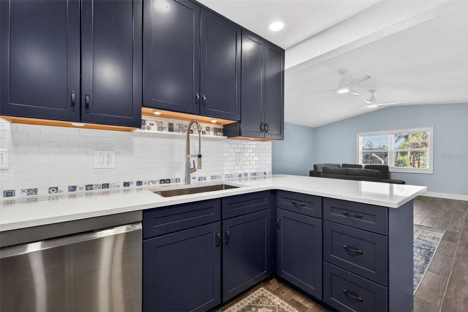 8711 Bay Crest Ln photo 5