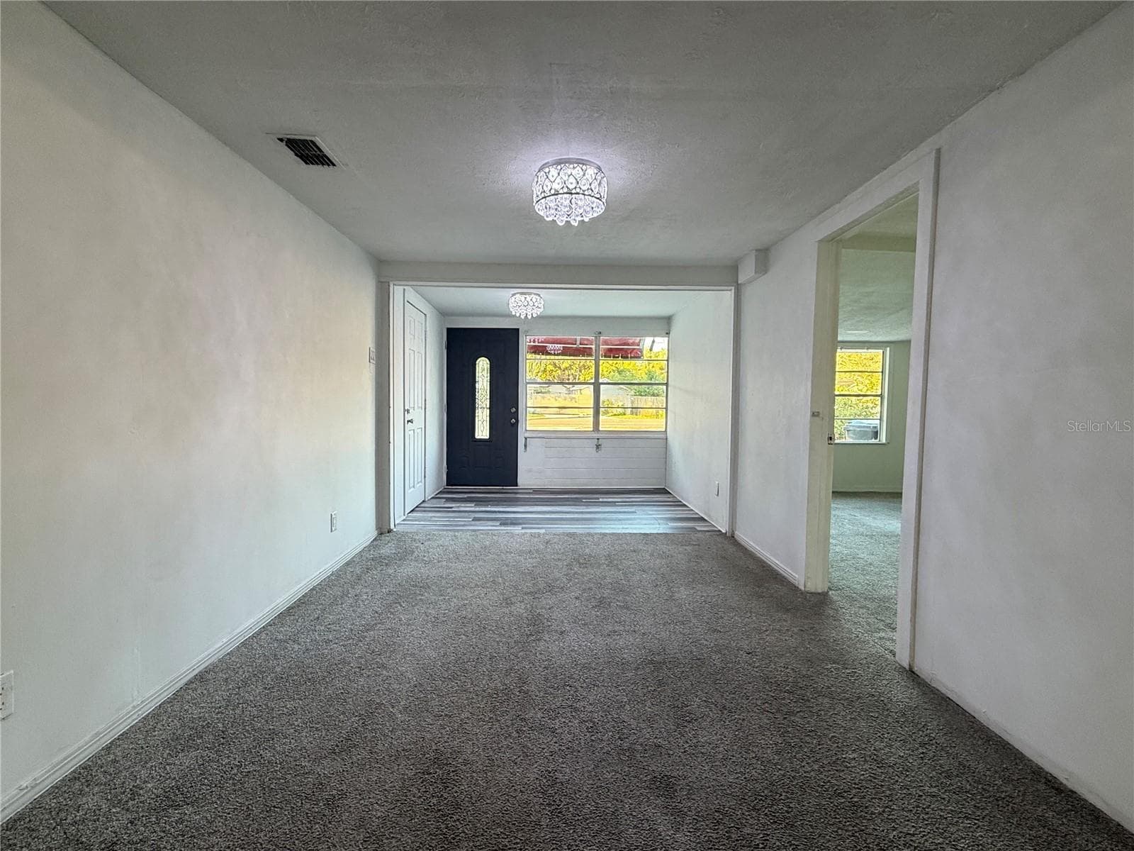 408 Longfellow Blvd photo 3