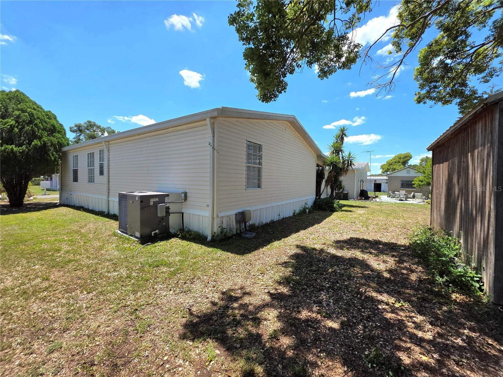 37251 Lois Ave photo 3