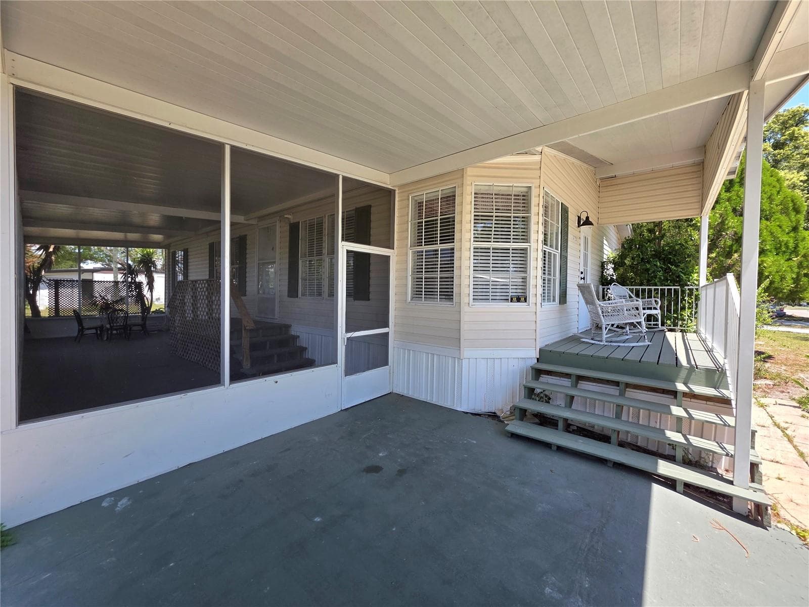 37251 Lois Ave photo 5