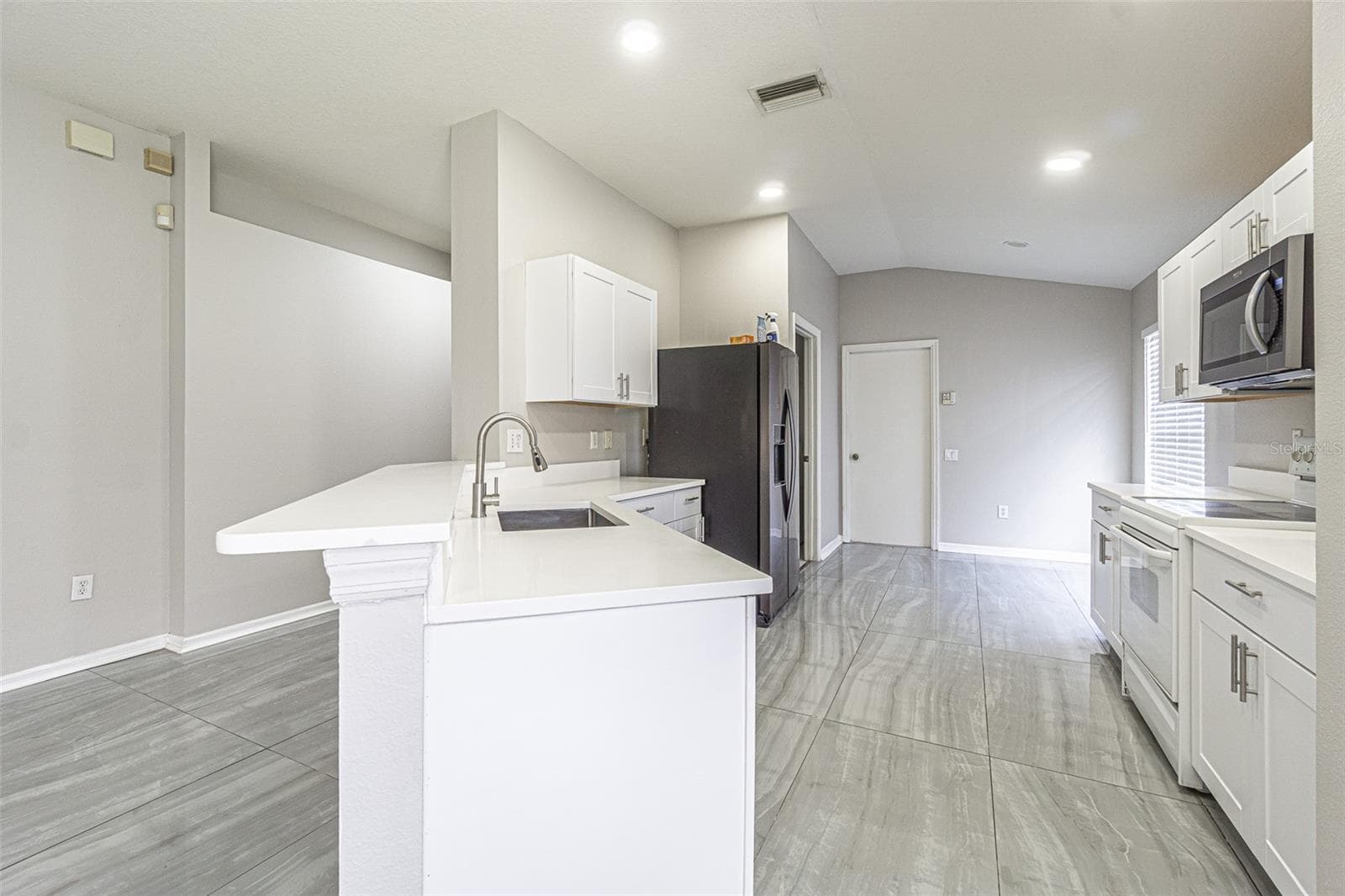 5553 Gallant Fox CT photo 5