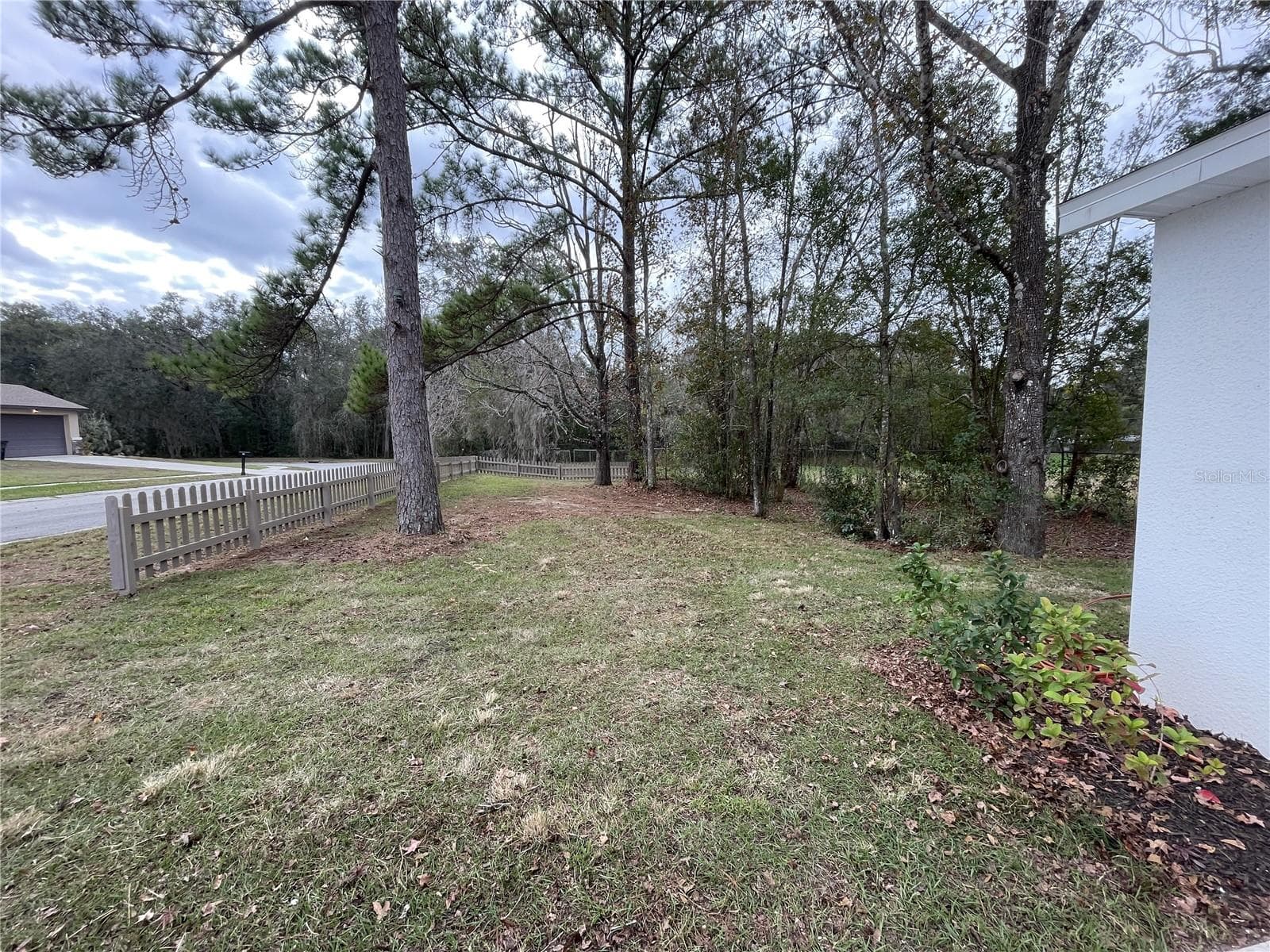 849 Laurelridge CT photo 4