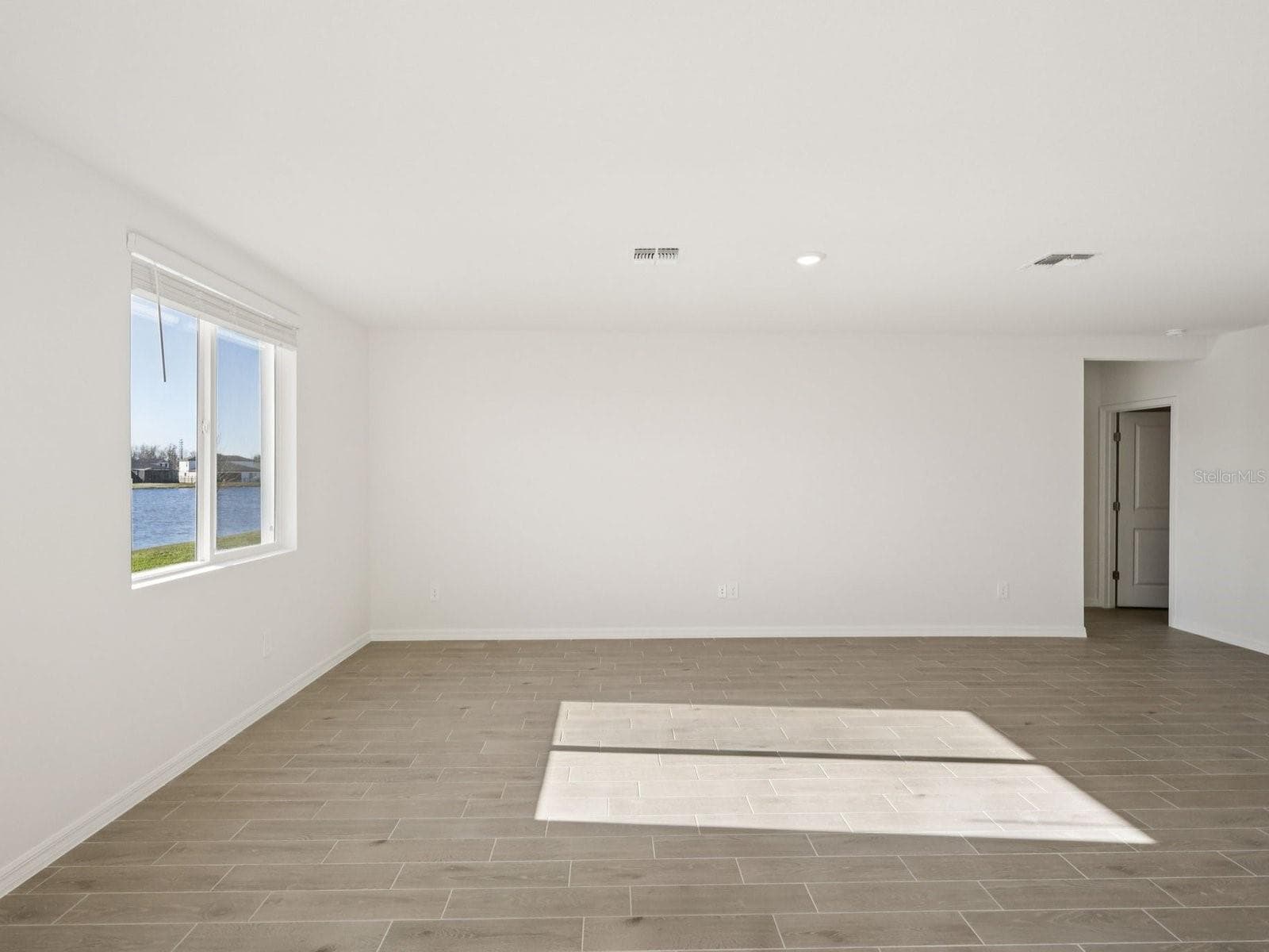 10433 Abundance Grove Way photo 3