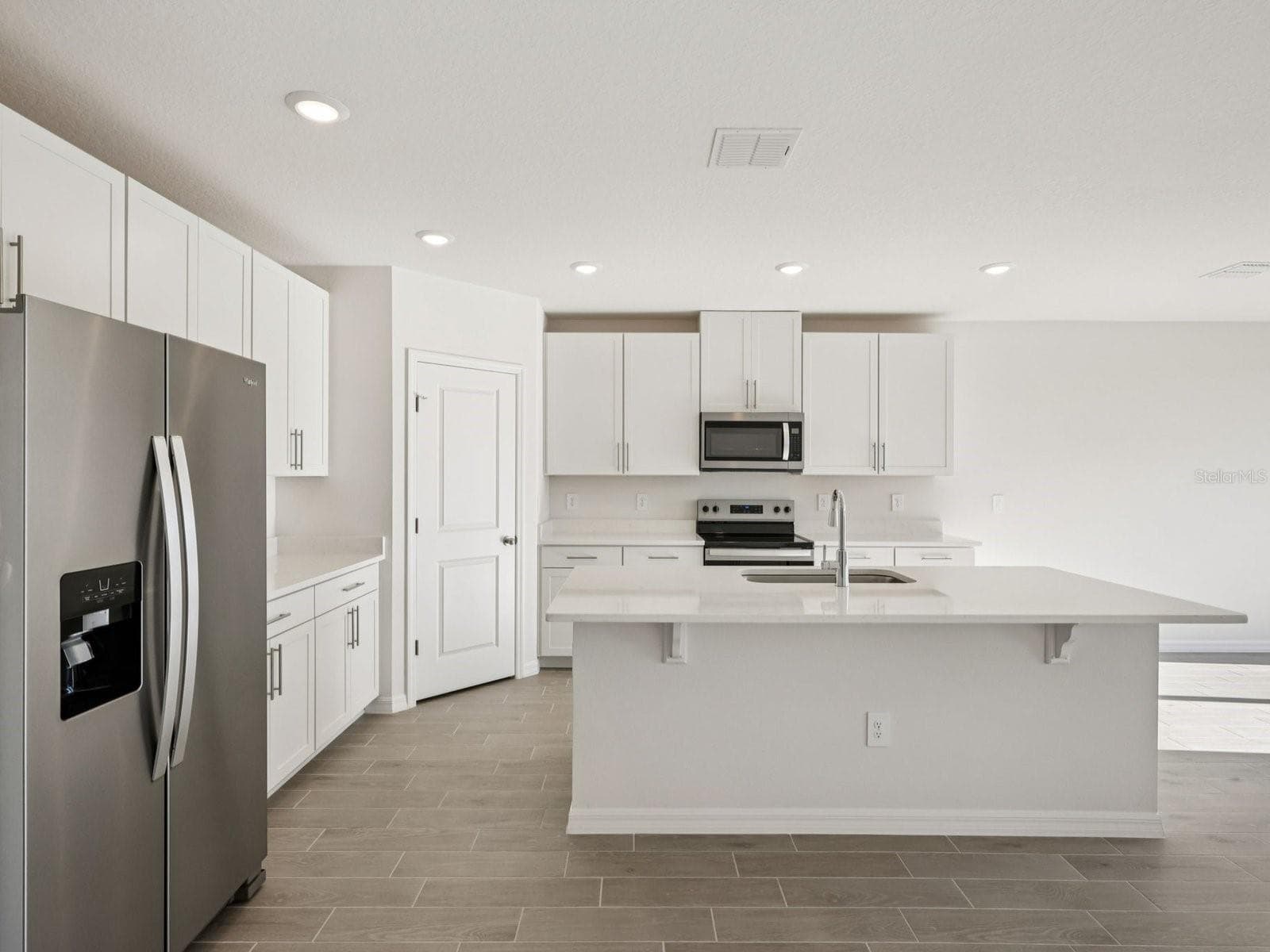 10433 Abundance Grove Way photo 4