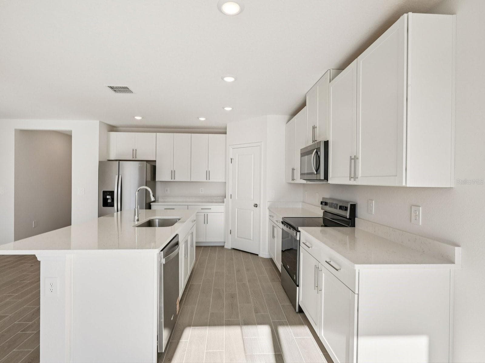 10433 Abundance Grove Way photo 5