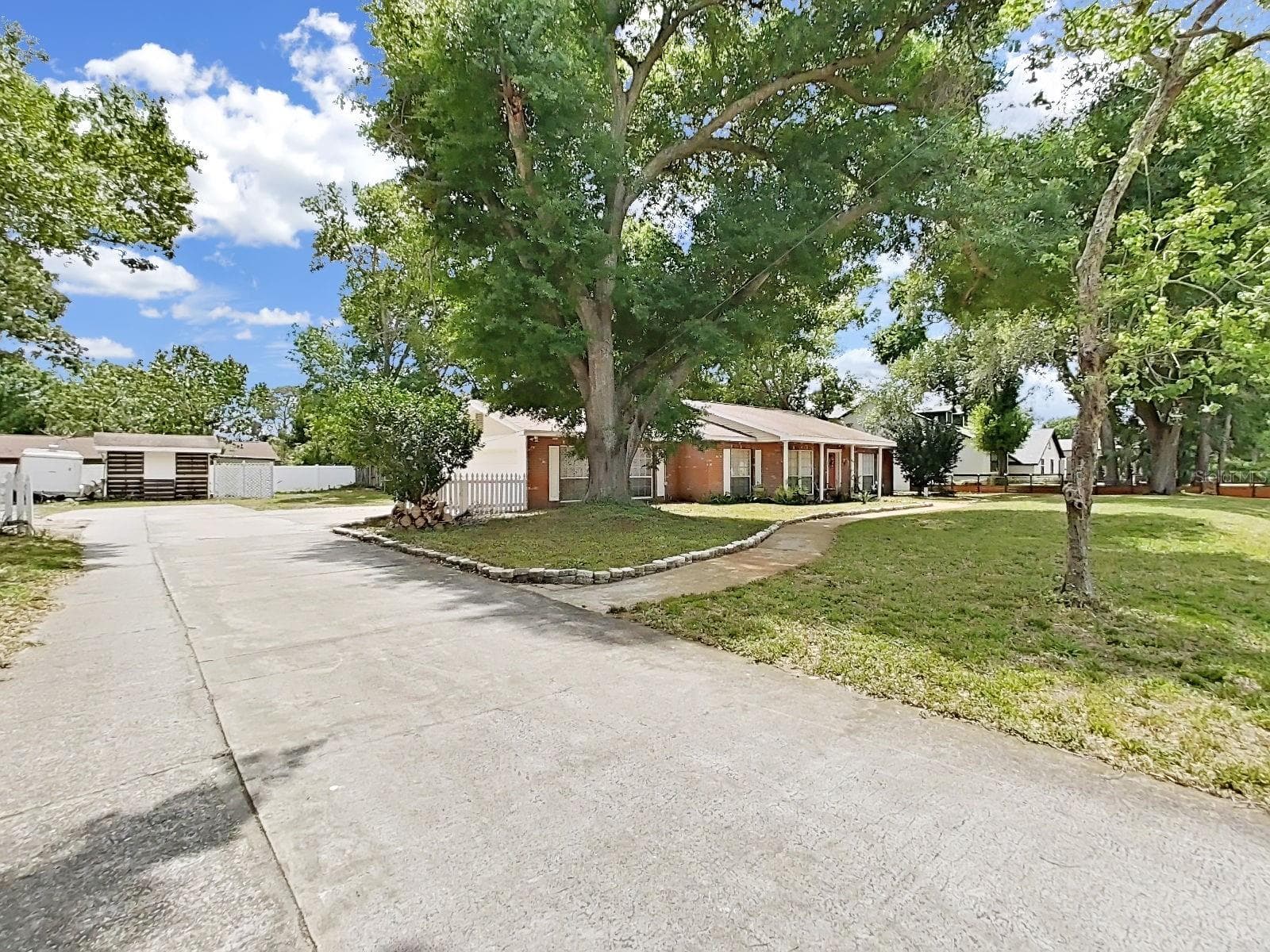 7608 Barry Rd photo 5