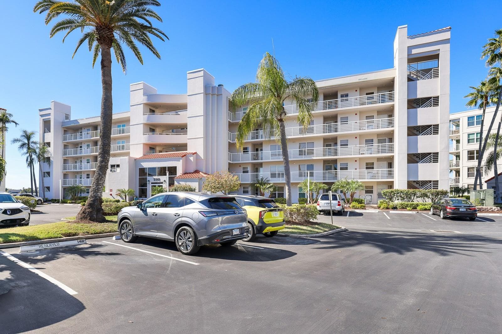 5901 Bahia Del Mar Cir #521