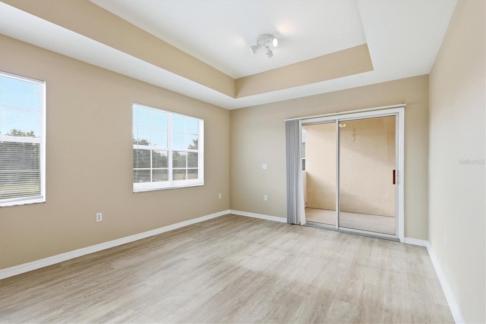 1015 Villagio Cir #202 photo 5