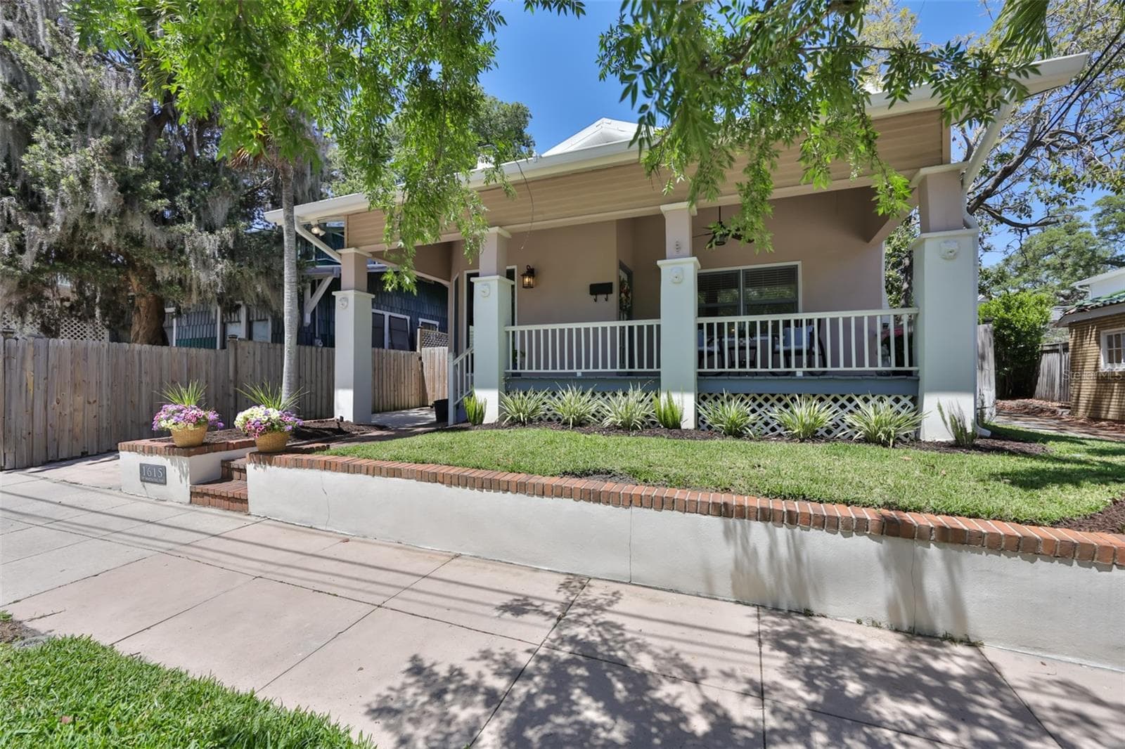 1615 W Watrous Ave