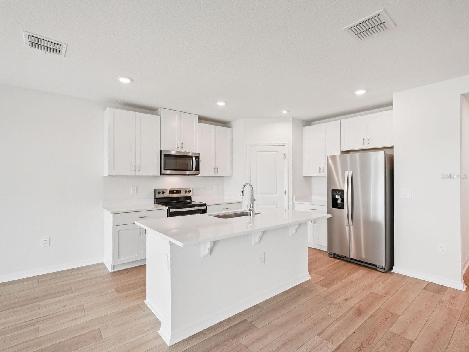 10437 Abundance Grove Way photo 4