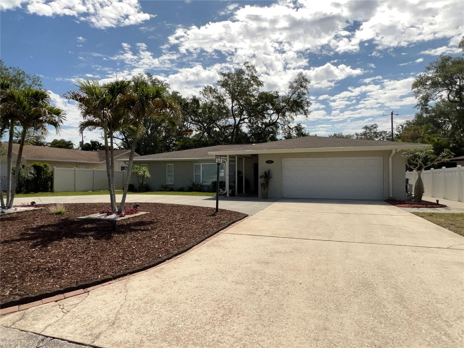 855 Fountainhead Dr photo 3