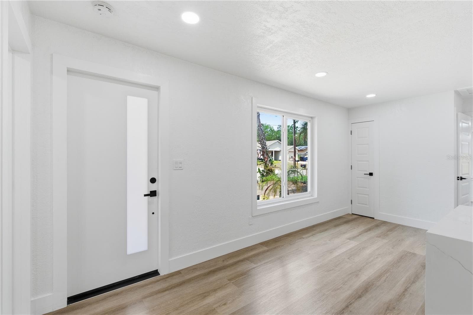 1865 Springtime Ave photo 4