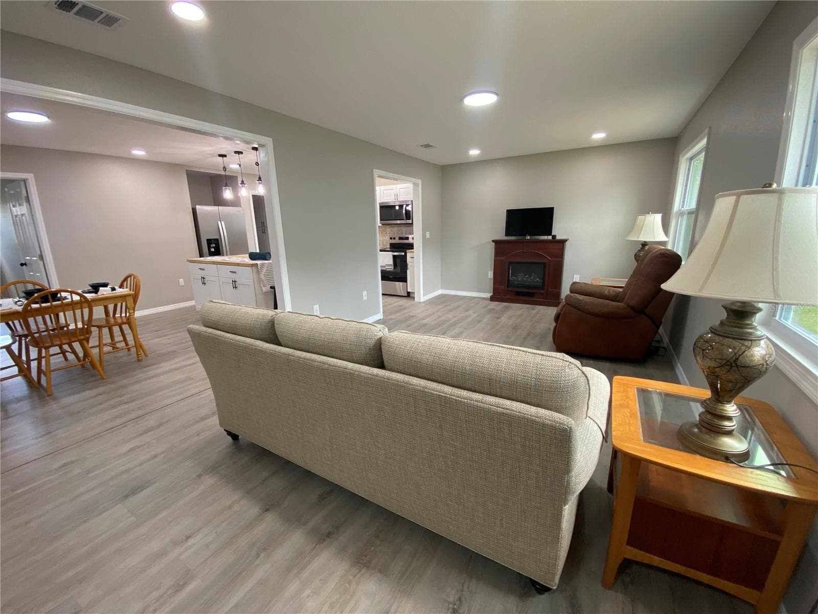 12704 Lacey Dr photo 3