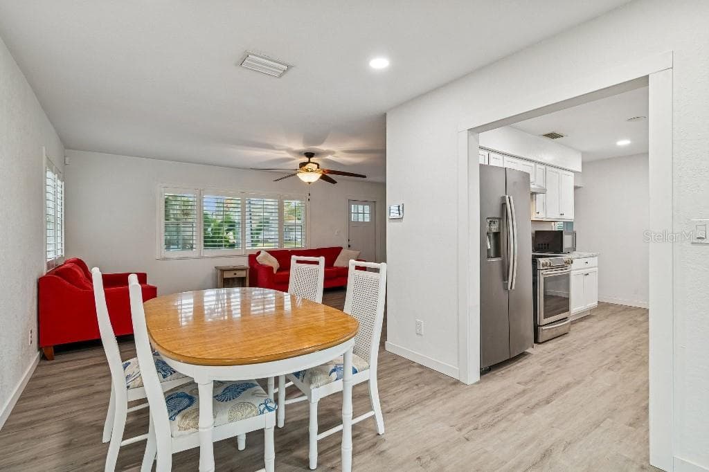 4601 Venetian Blvd NE photo 5
