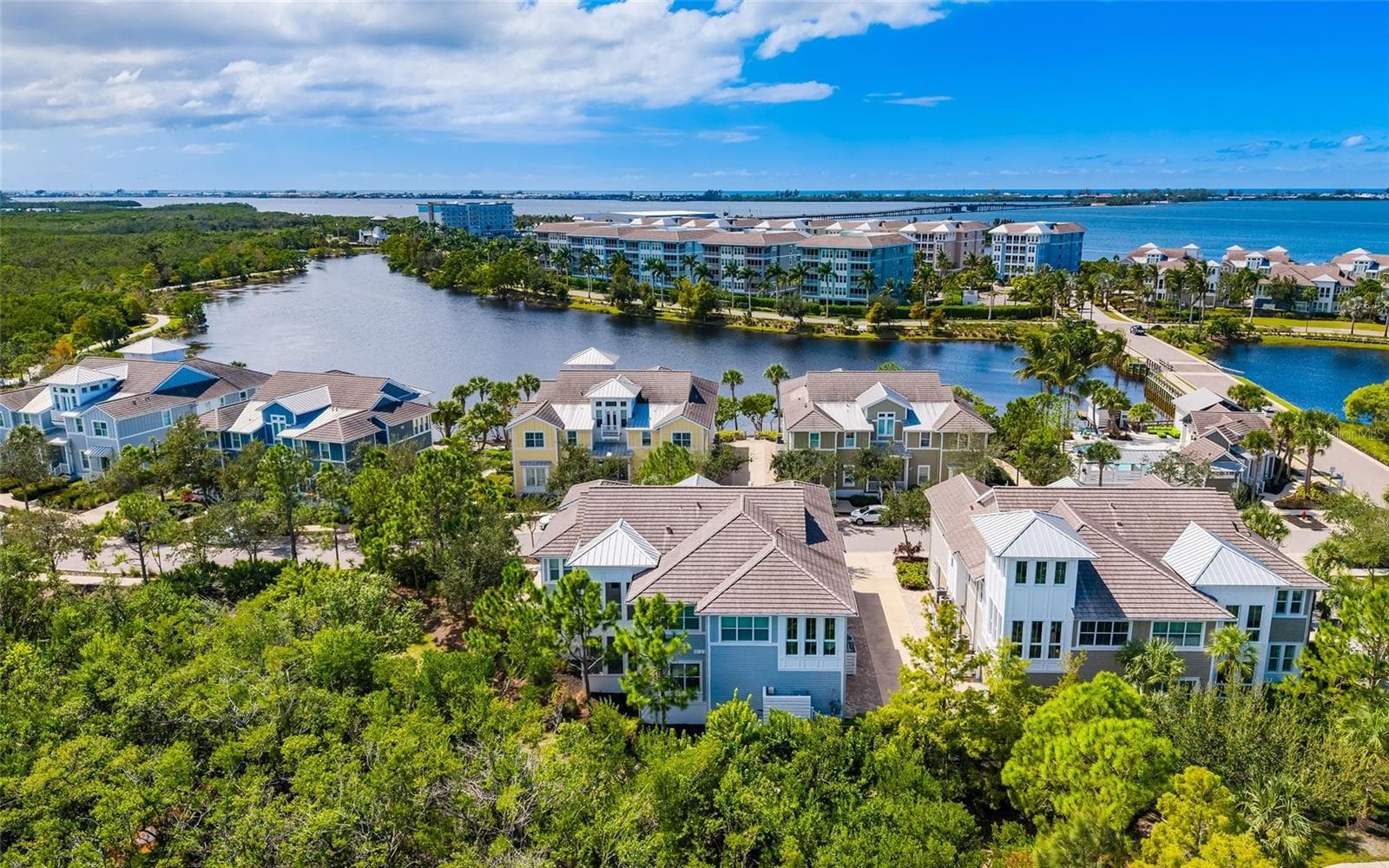 339 Sapphire Lake Dr #101