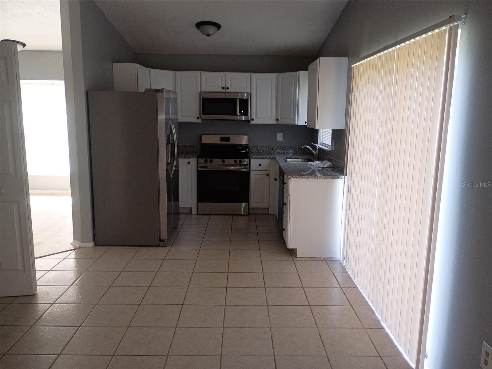 1359 Primrose CT photo 2