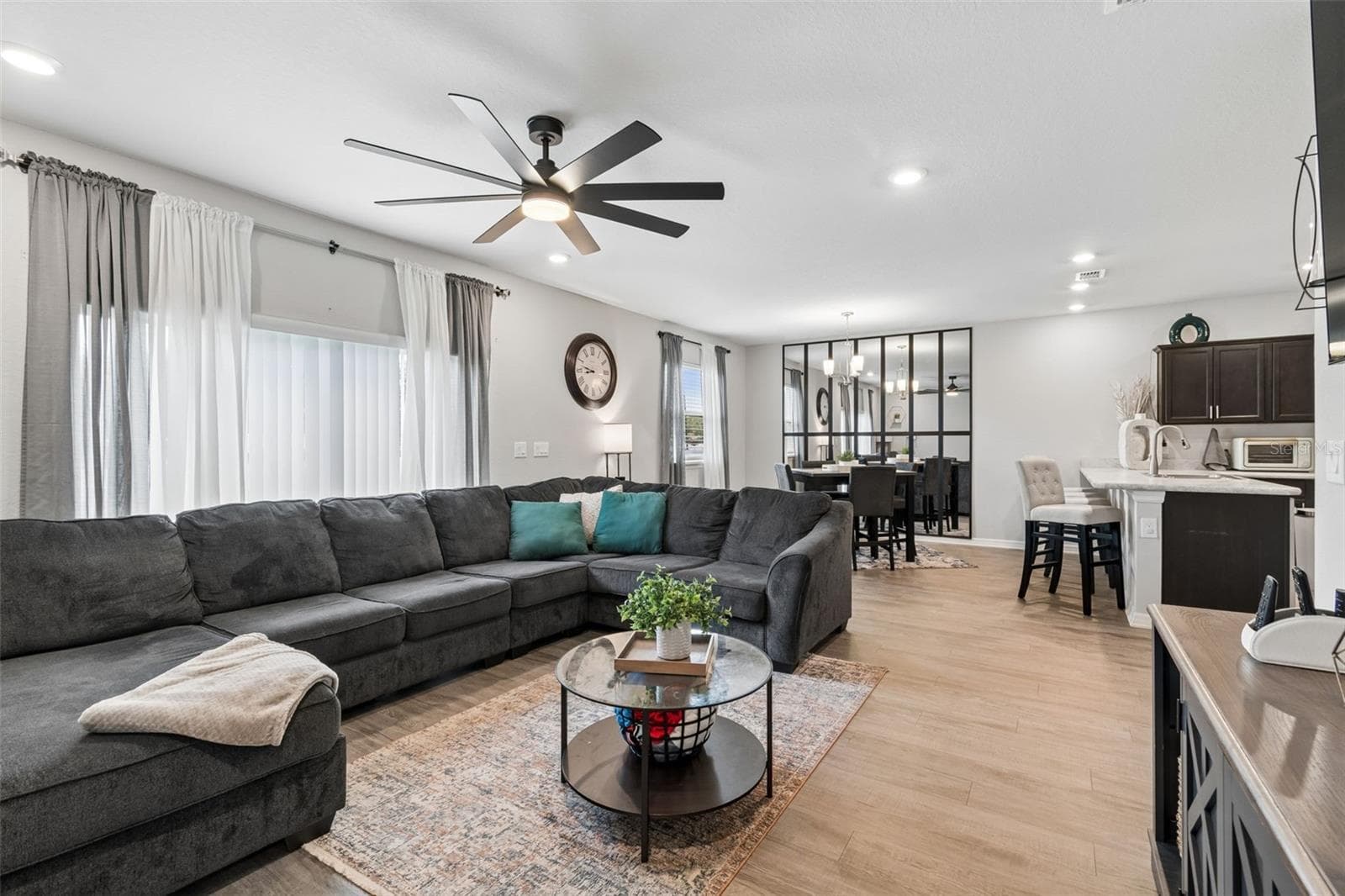 6396 Gardner Dr photo 3
