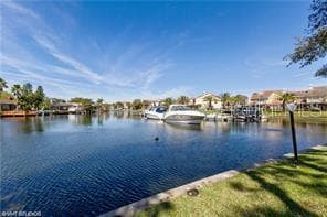 10422 LA Mirage CT photo 4