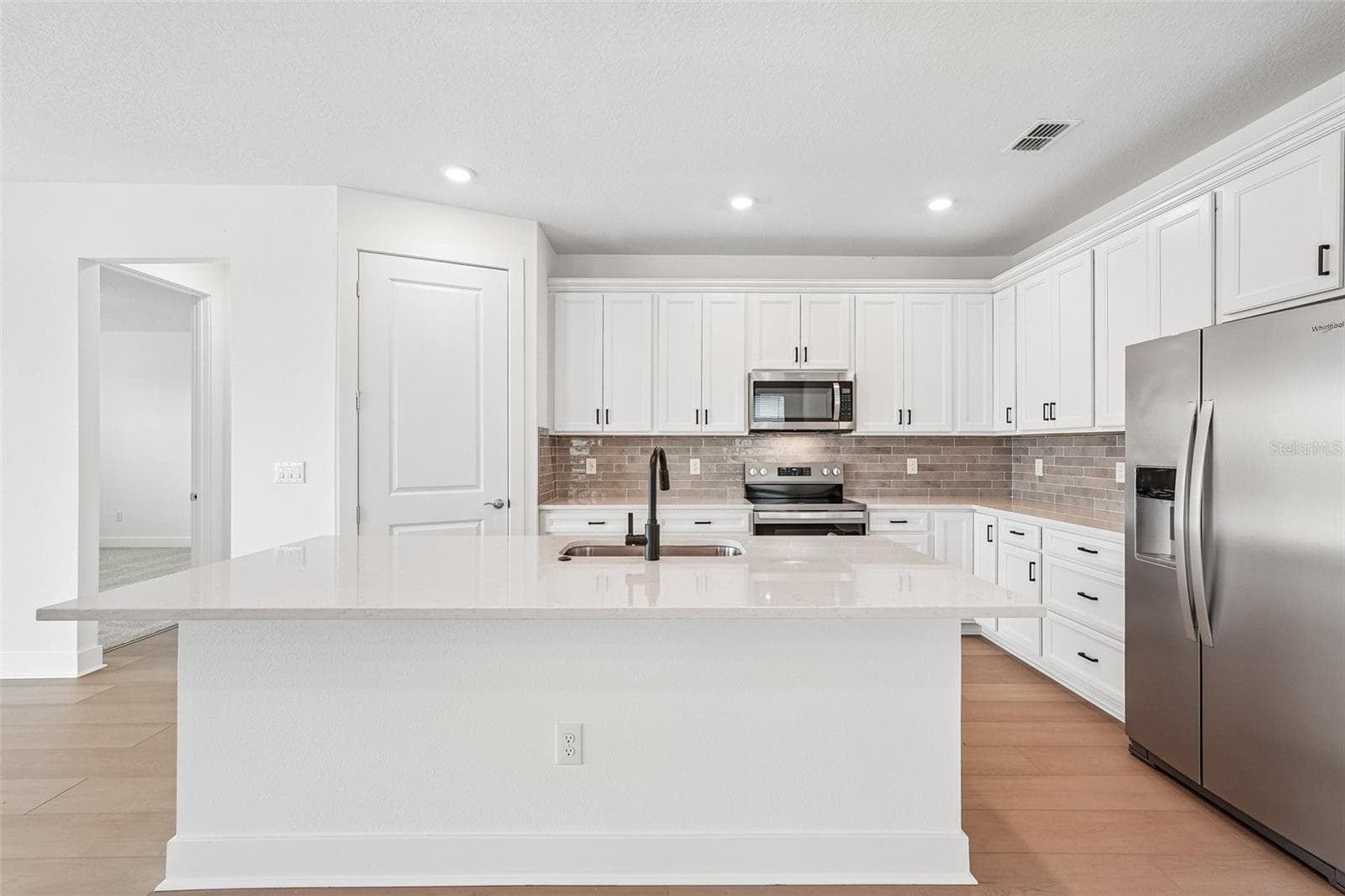 9927 Johnson Oaks Gln photo 3