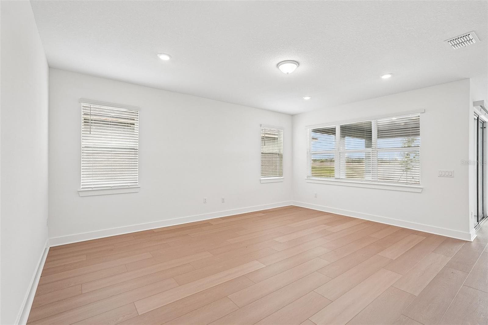 9927 Johnson Oaks Gln photo 5