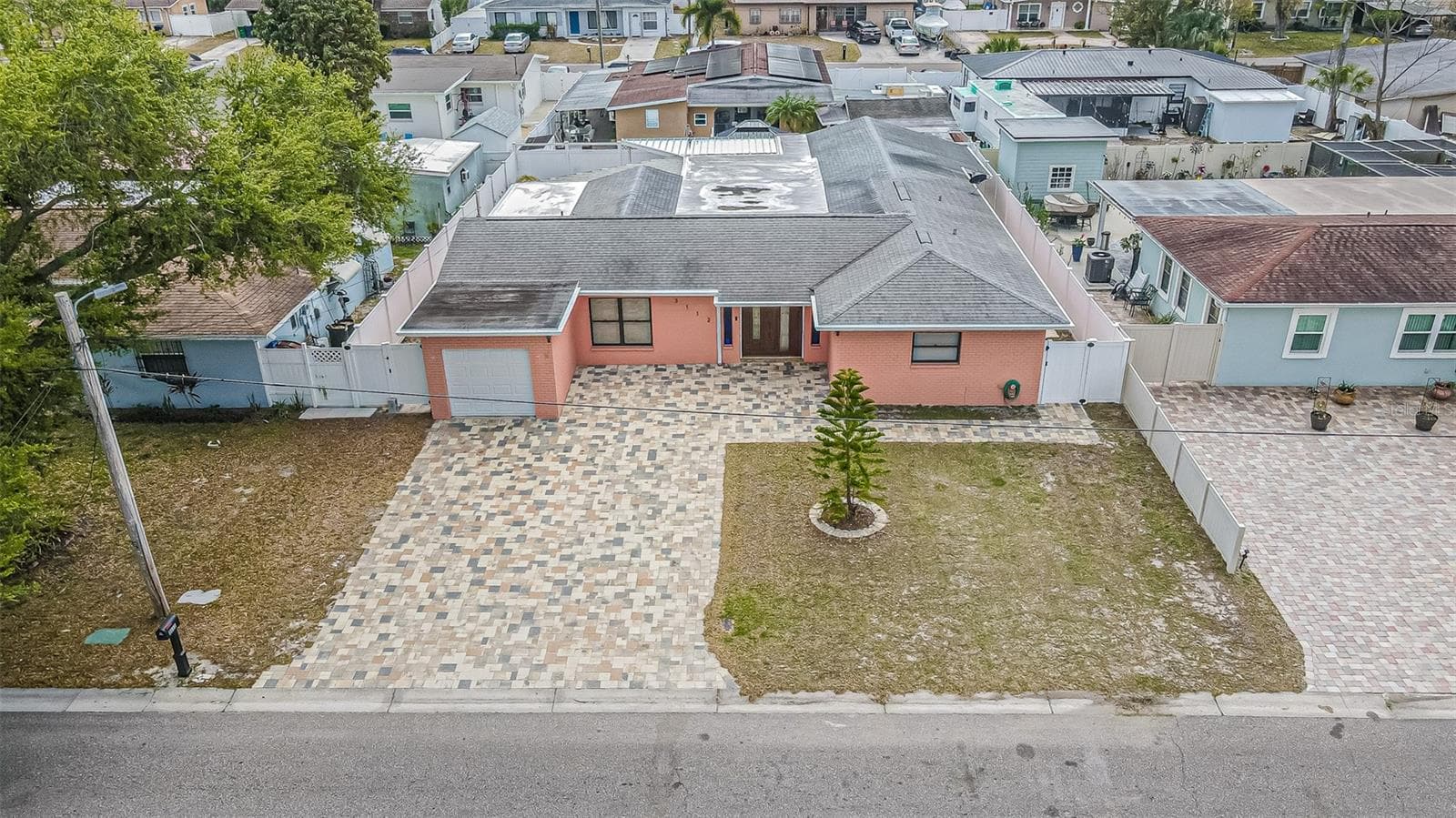 3112 W Henry Ave