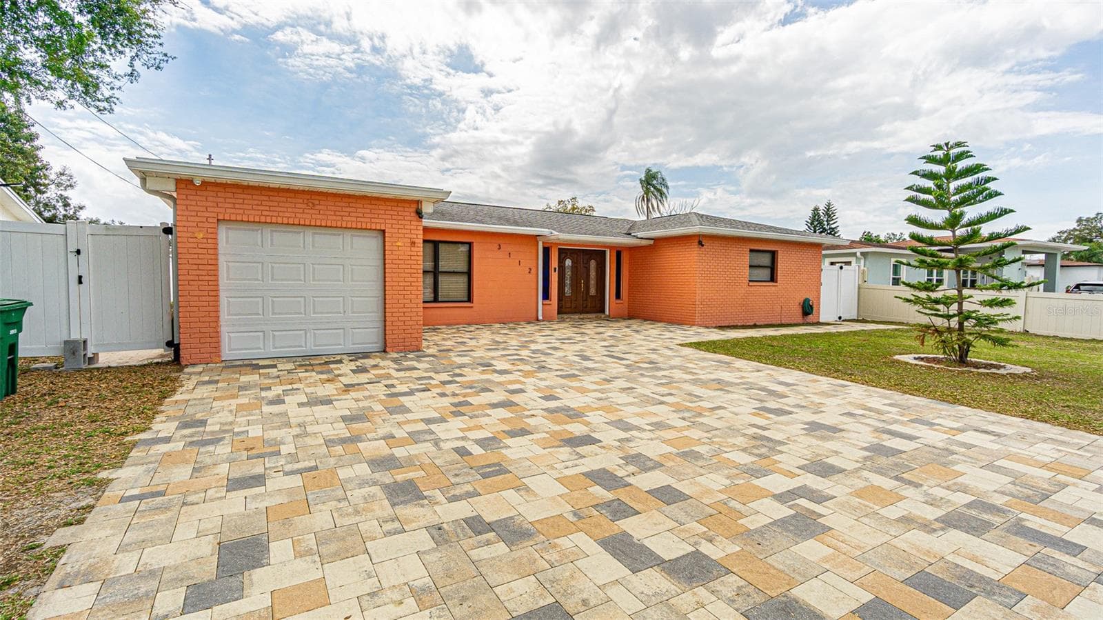 3112 W Henry Ave photo 3