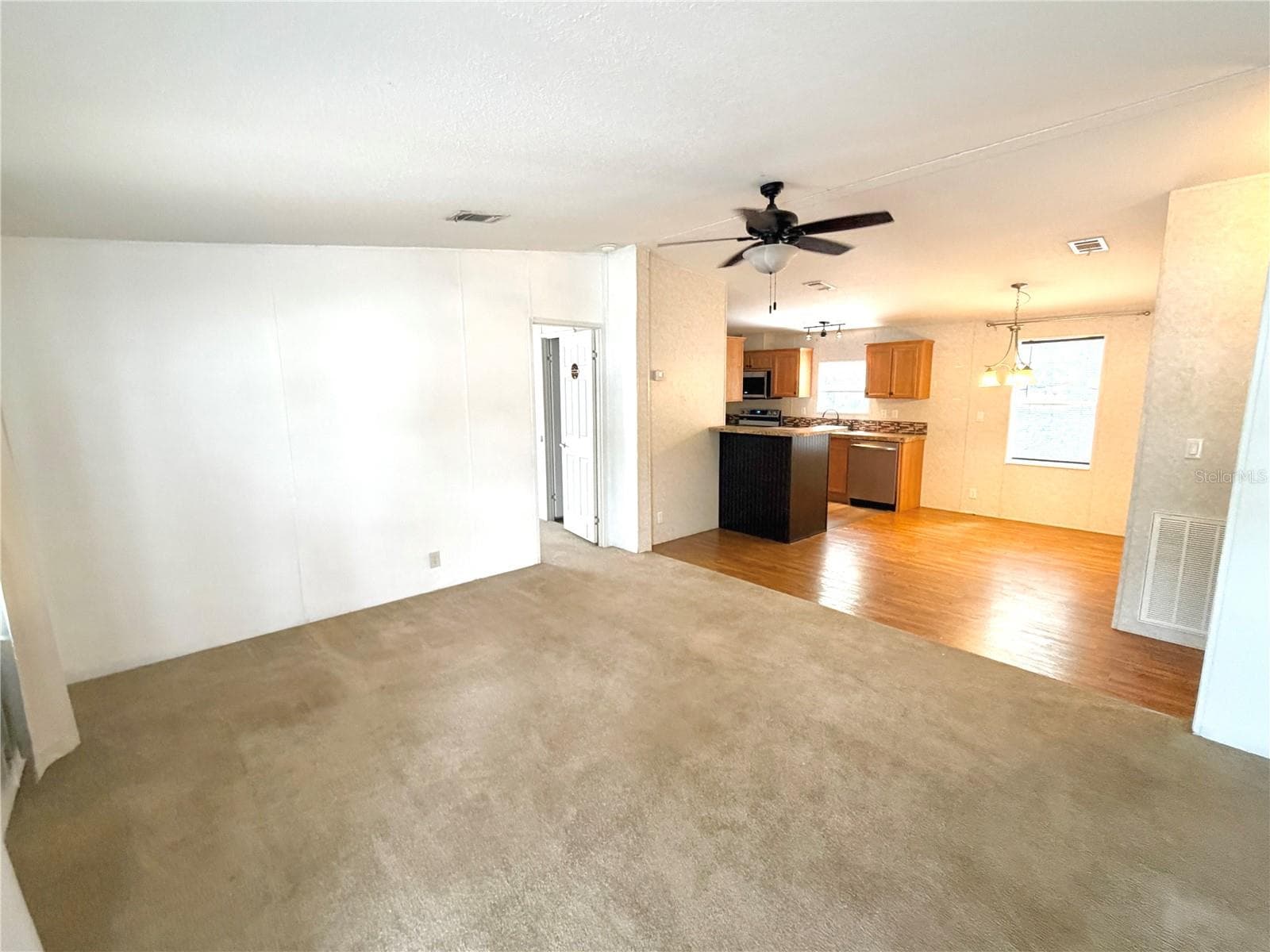2115 Bruce St photo 3