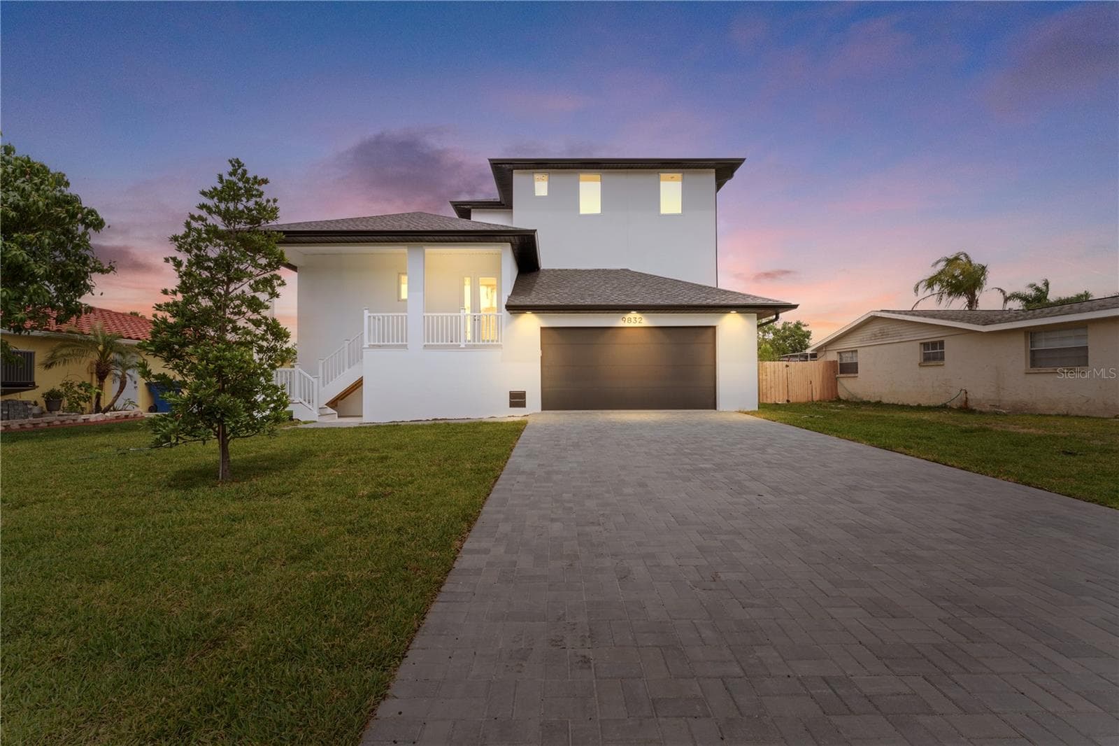 9832 Island Harbor Dr