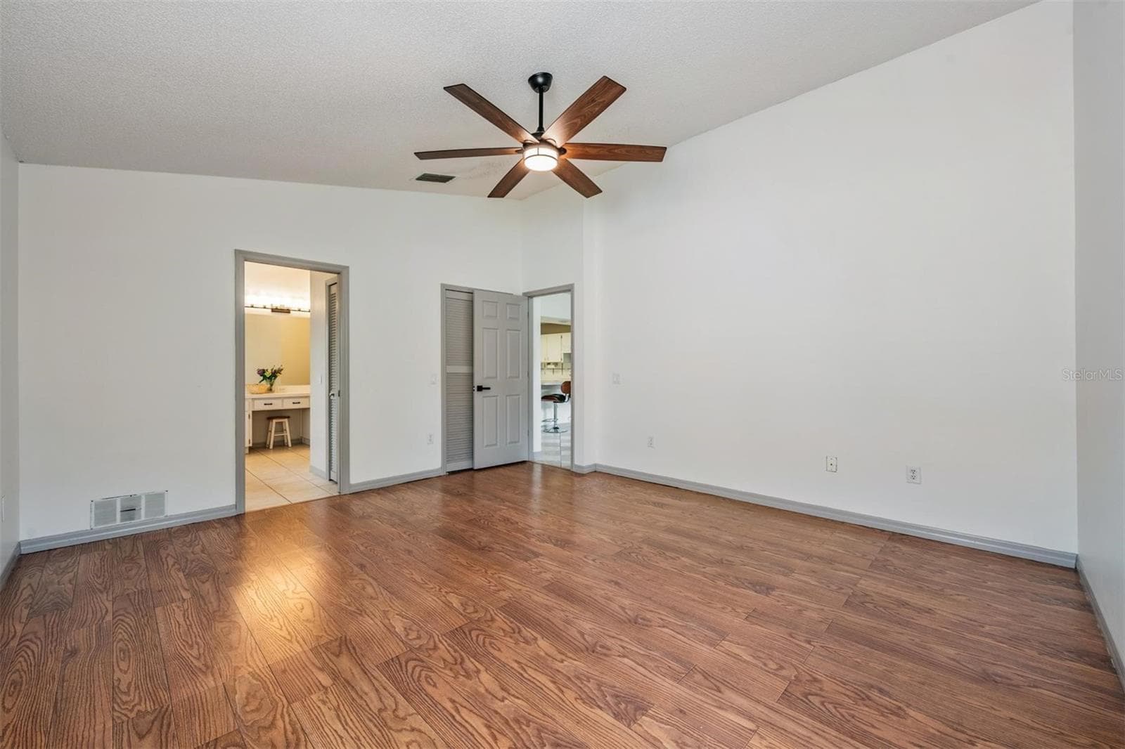 1813 Dockside Dr photo 5