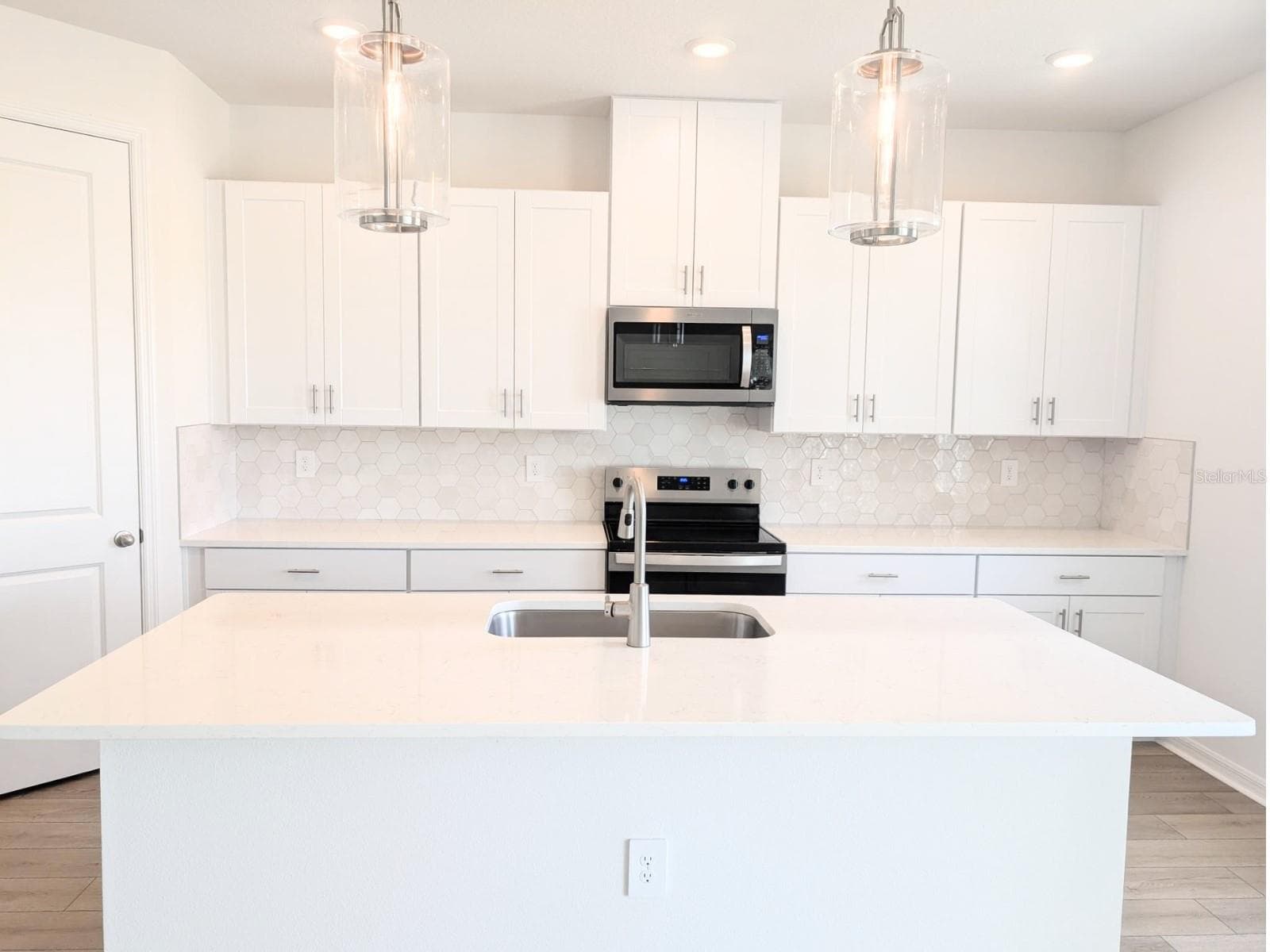 9017 Venetia CT photo 4