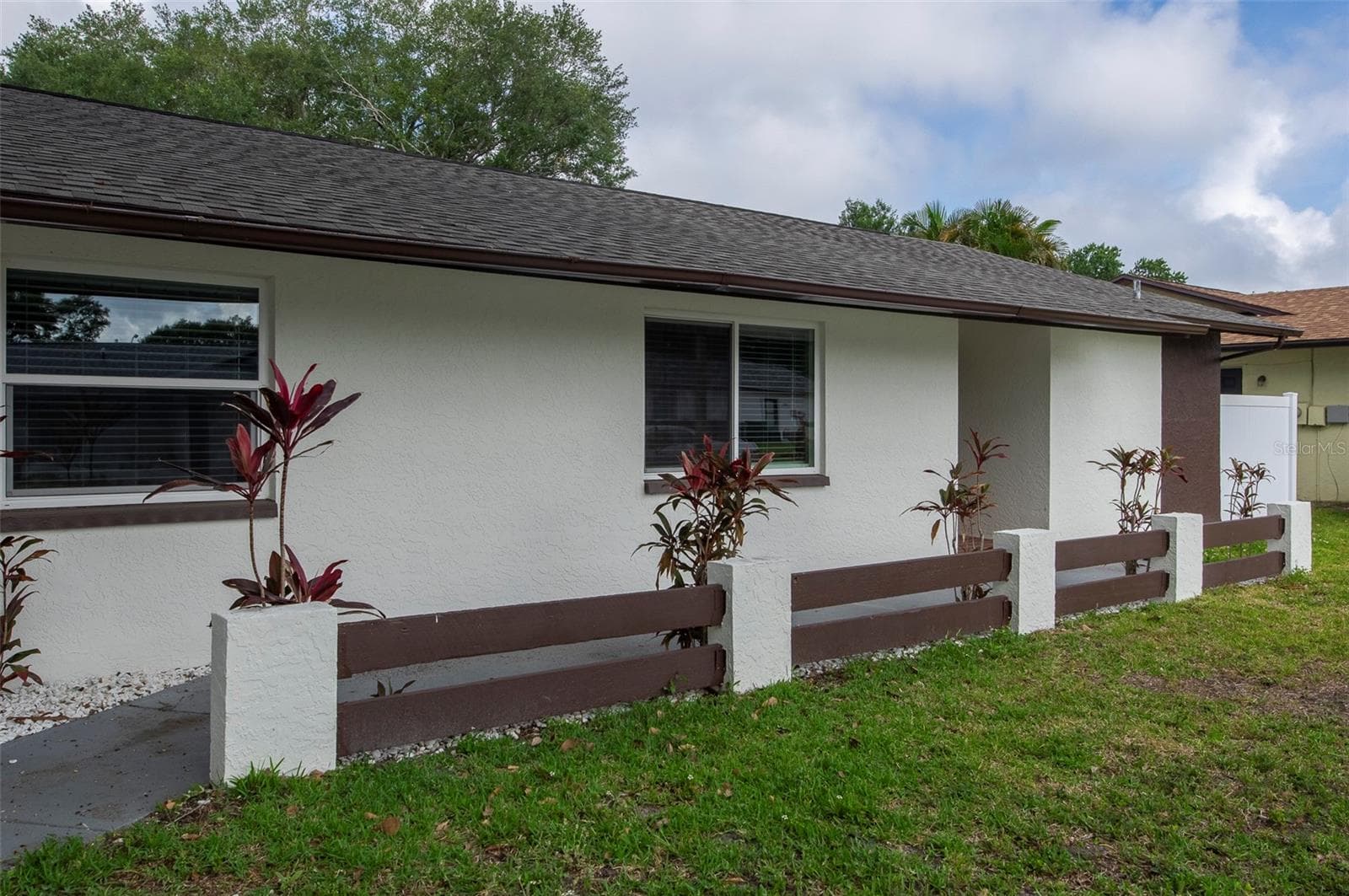1689 Monterey Dr photo 4