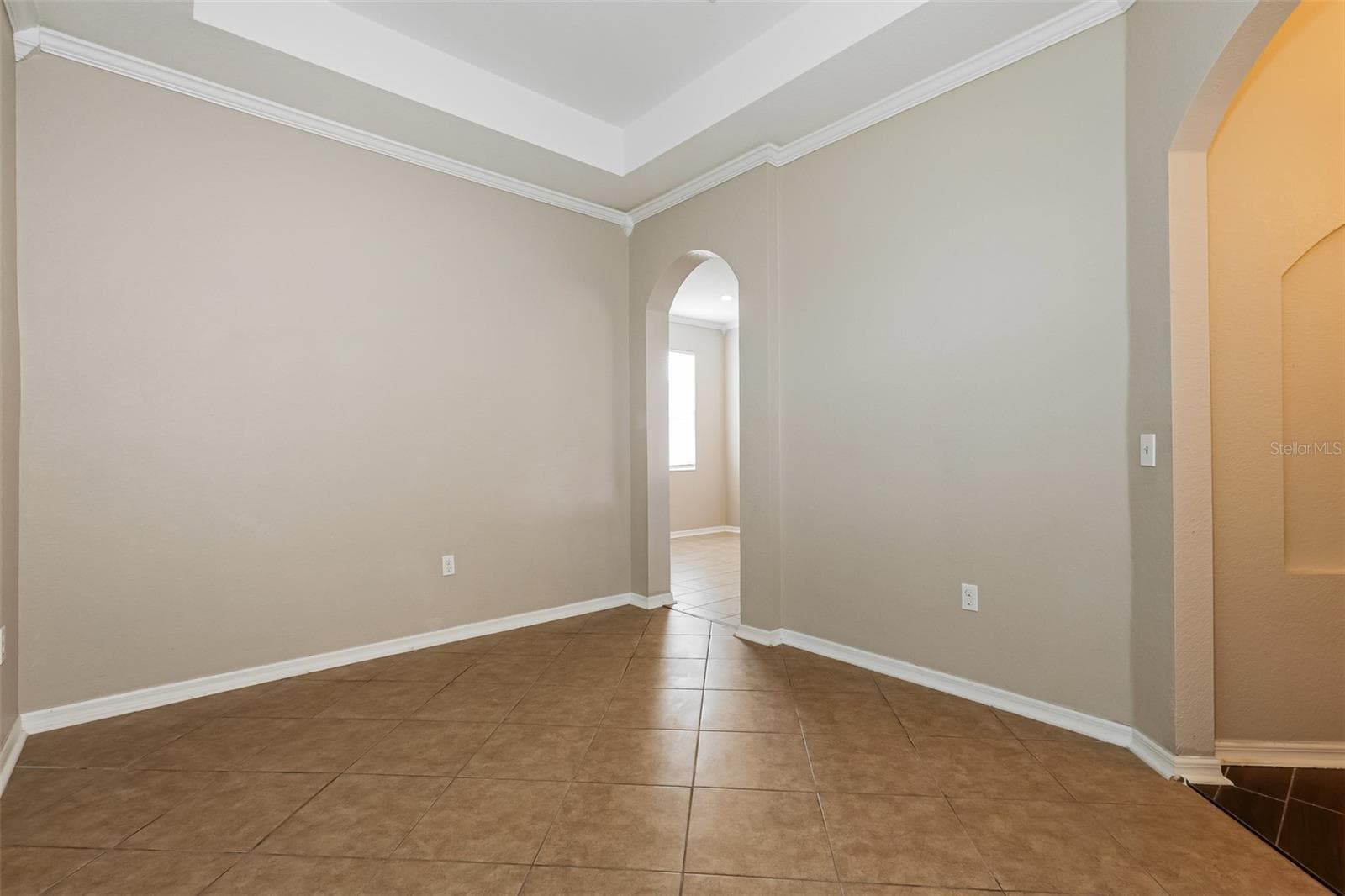 8130 Woodvine Cir photo 3
